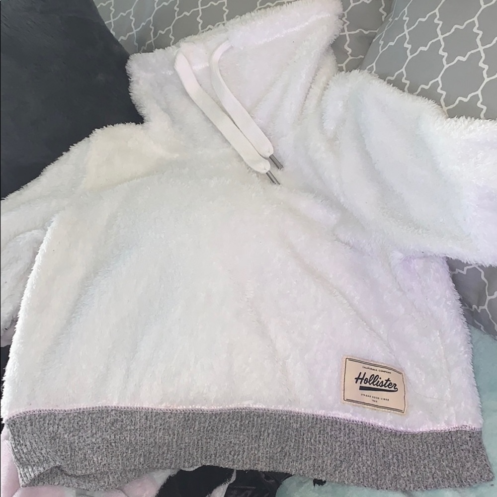 Hollister sweatshirt
